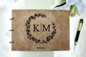 Gæstebog i træ - Laurbær