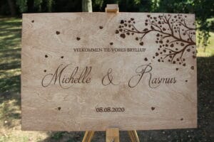 Velkomstskilt i træ - Romantic