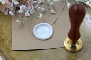 Lakstempel - Krans og initialer