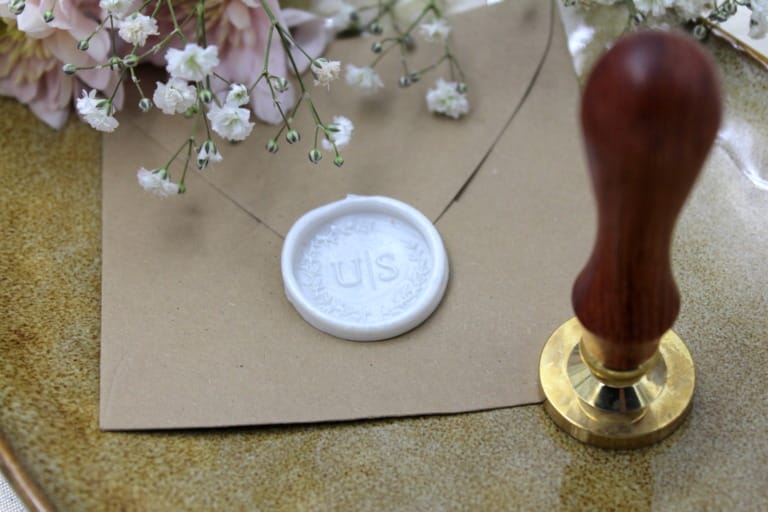 Lakstempel - Krans og initialer