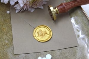 Lakstempel - Klassiske initialer