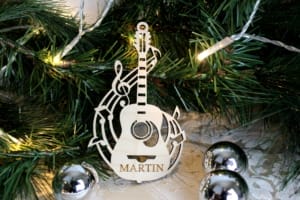 Guitar - Juleornament med navn