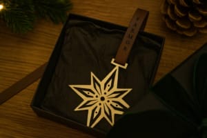 Juleornament i messing med flot stjerne